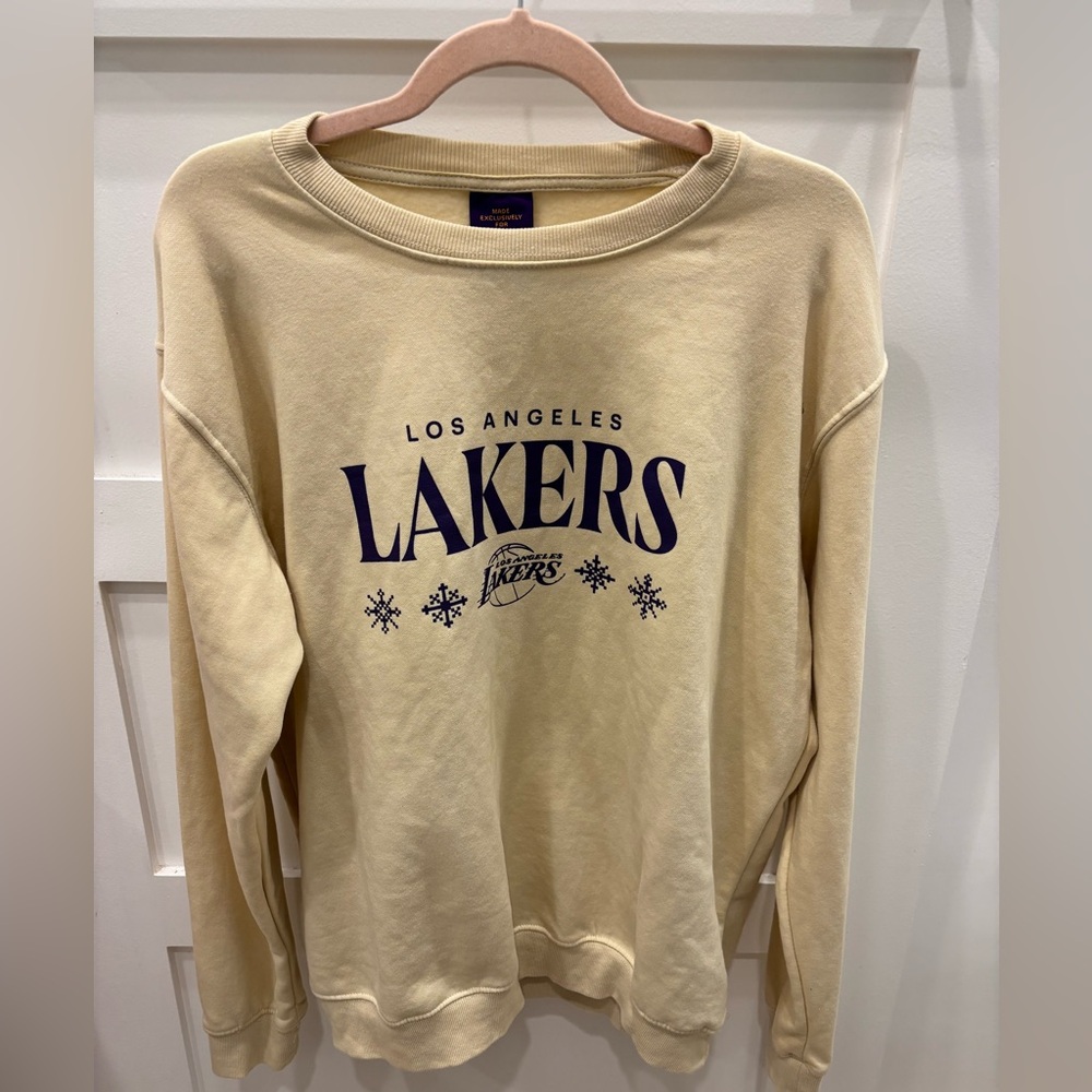 Los Angeles Lakers Butter Yellow Holiday Crewneck Sweatshirt Size XL